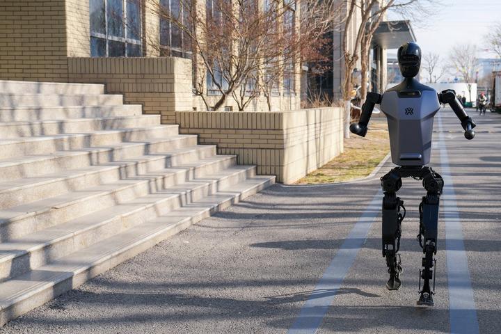 “剧透”全球首次“人机共跑”马拉松