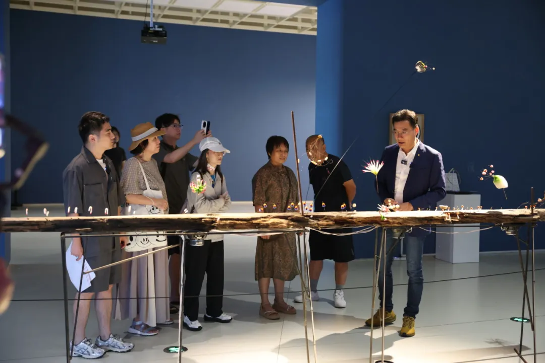 一场由算法、数据与光影组成的视觉展览